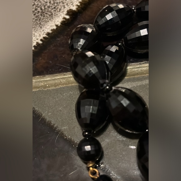 Elegant Black Bead Necklace - vintage 16” - Picture 3 of 9
